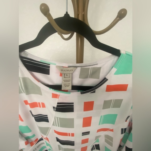 Brand new ladies tunic. - Picture 2 of 5